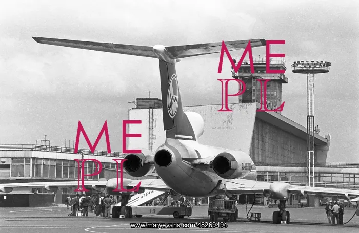 : Domodedovo airport, 1995 : Domodedovo airport, 1995