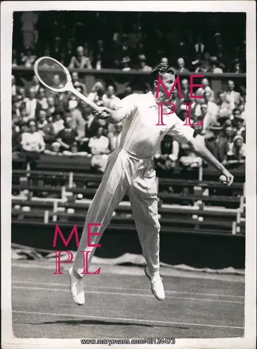 : Don Budge in tennis match at Wimbledon : Don Budge in tennis match at Wimbledon