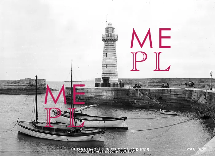 : Donaghadee Lighthouse and Pier : Donaghadee Lighthouse and Pier