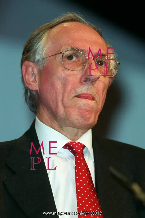  : Donald Dewar MP