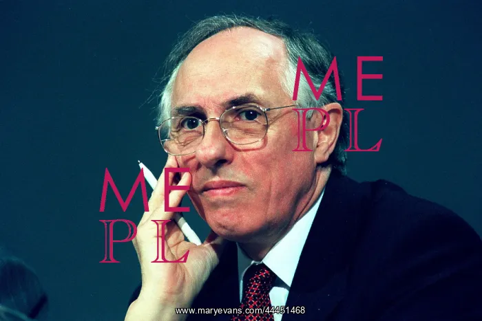  : Donald Dewar MP