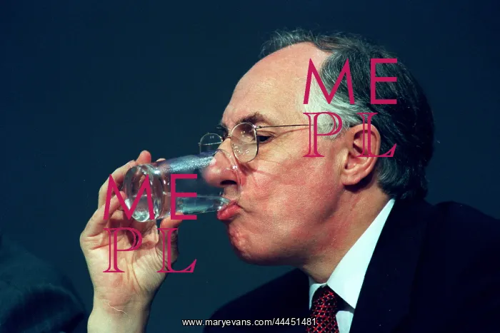  : Donald Dewar MP