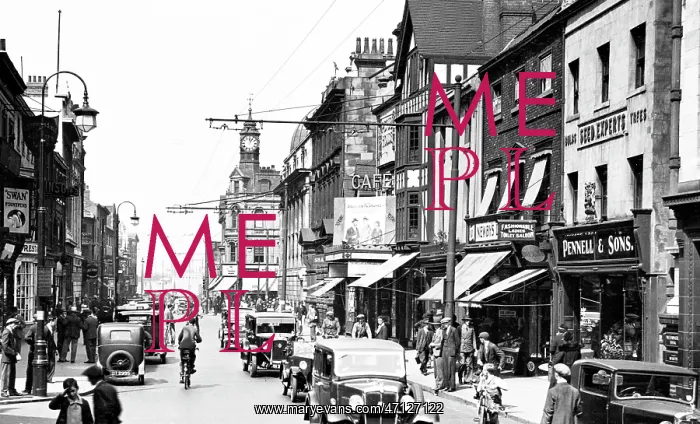  : Doncaster High Street probably 1940s