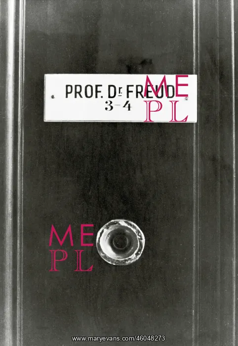 : Door of the doctor?s office of Sigmund Freud : Door of the doctor?s office of Sigmund Freud
