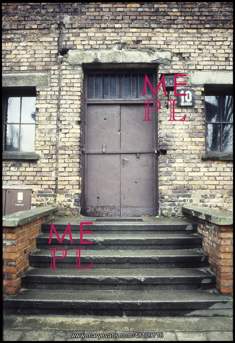 : Doorway Auschwitz : Doorway Auschwitz