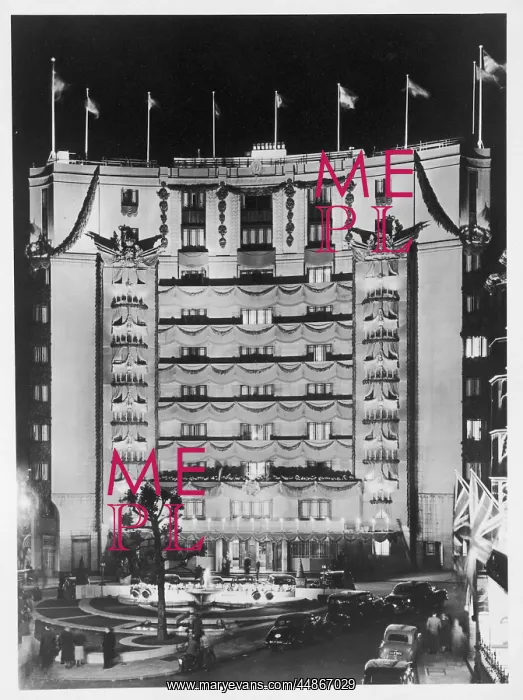: The Dorchester - decorated by Messel for the Coronation : The Dorchester - decorated by Messel for the Coronation