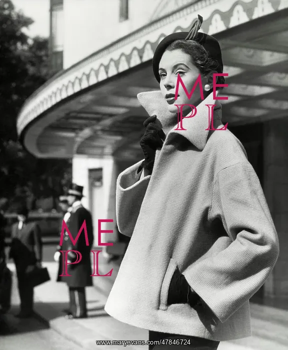 : Dorchester Hotel - Model in short coat