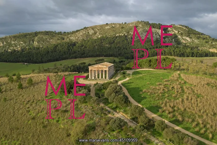 : Doric temple, Segesta, Sicily, Italy : Doric temple, Segesta, Sicily, Italy