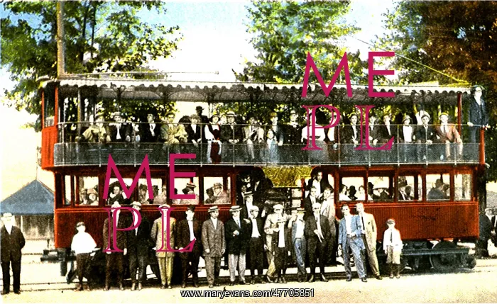  : Double Deck Street Car
