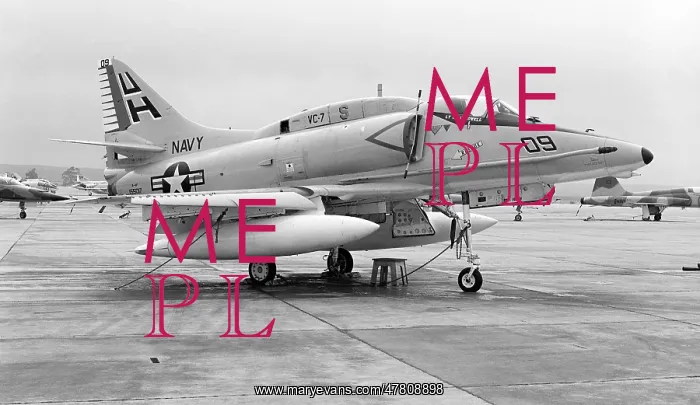 : Douglas A-4F Skyhawk 156935 : Douglas A-4F Skyhawk 156935