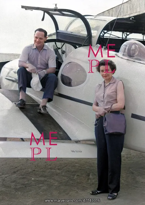 : Douglas Bader and his wife : Douglas Bader and his wife