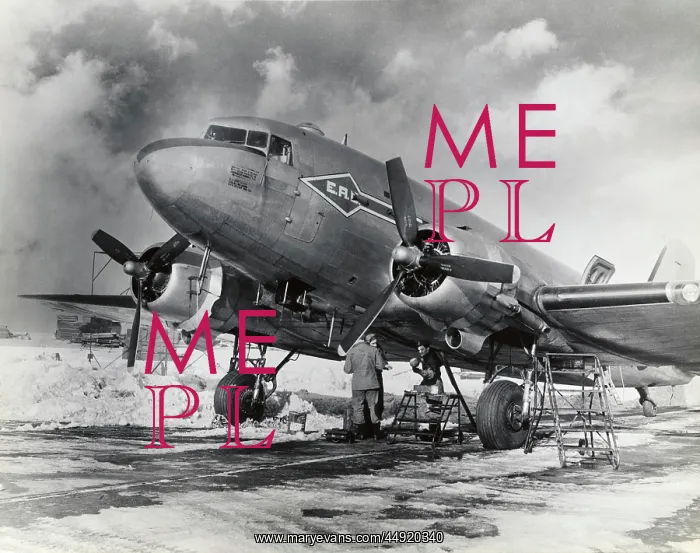 : Douglas DC-3 / C-47 Dakota : Douglas DC-3 / C-47 Dakota