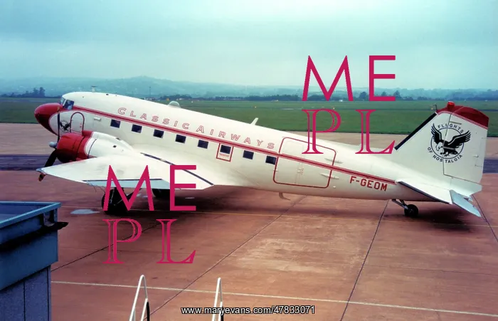 : Douglas DC-3C F-GEOM : Douglas DC-3C F-GEOM