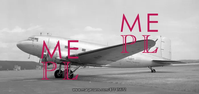 : Douglas DC-3S N1R : Douglas DC-3S N1R
