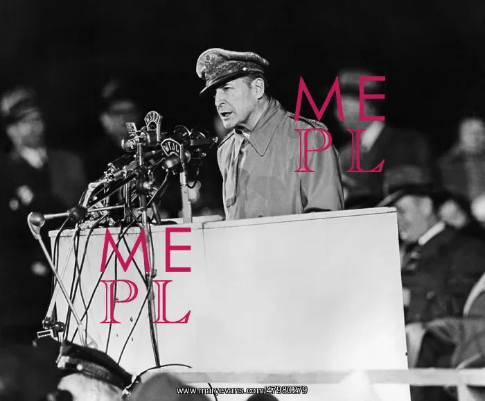 : Douglas MacArthur : Douglas MacArthur