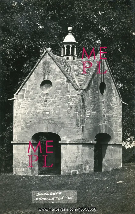 : Dovecote at Chastleton, Oxfordshire : Dovecote at Chastleton, Oxfordshire