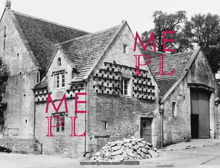 : DOVECOTE / TITHE BARN : DOVECOTE / TITHE BARN