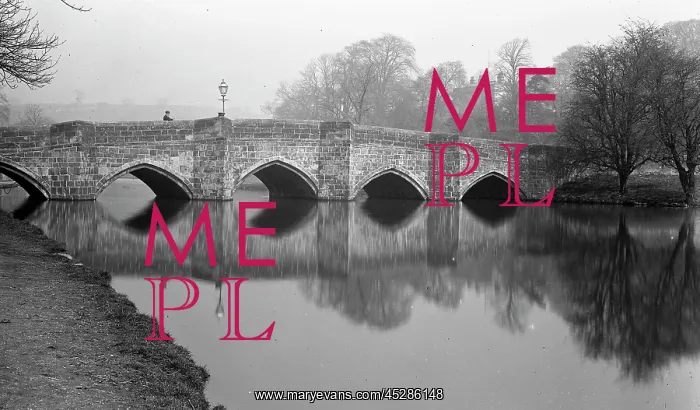: Dovedale - the bridge over the River Wye : Dovedale - the bridge over the River Wye