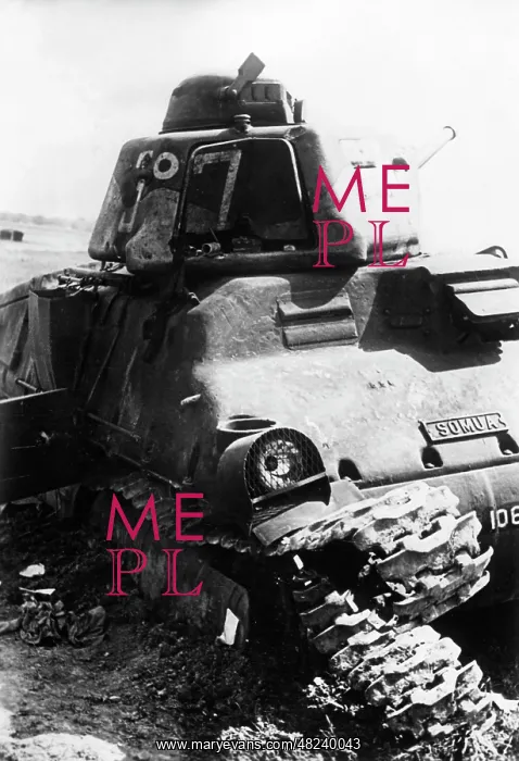 : Downed French tanks, 1940 : Downed French tanks, 1940