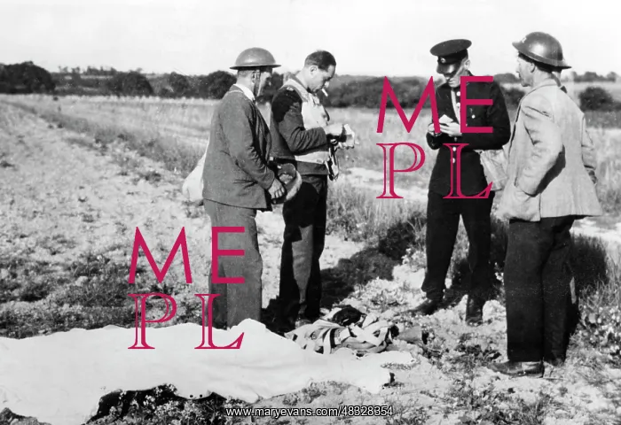 : Downed German airmen, 1940 : Downed German airmen, 1940