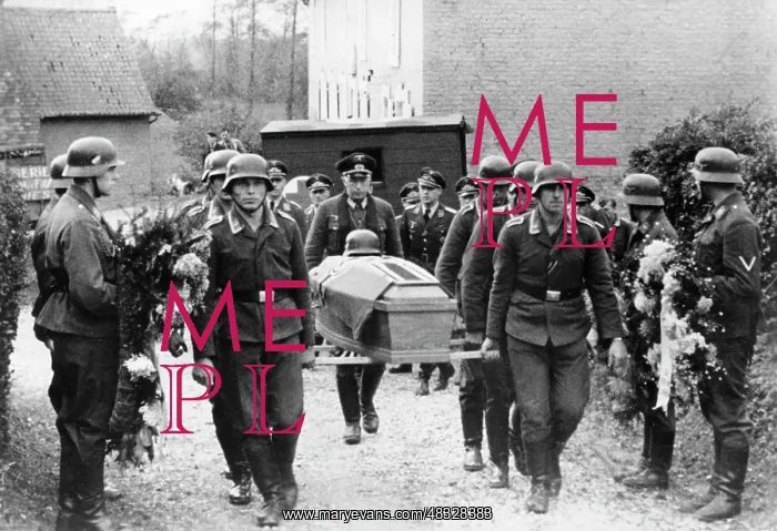 : Downed German airmen, 1940 : Downed German airmen, 1940