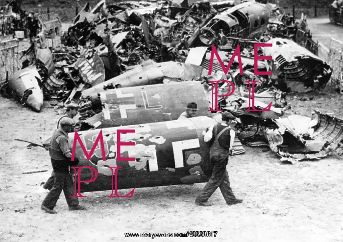 : Downed German airmen, 1940 : Downed German airmen, 1940