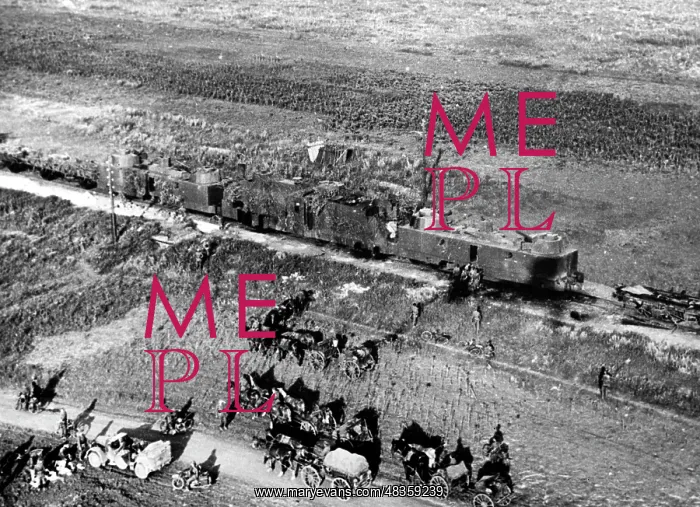 : Downed Soviet armored train, 1942 : Downed Soviet armored train, 1942
