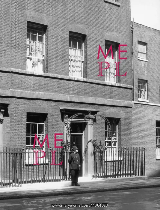 : DOWNING STREET 1930S : DOWNING STREET 1930S