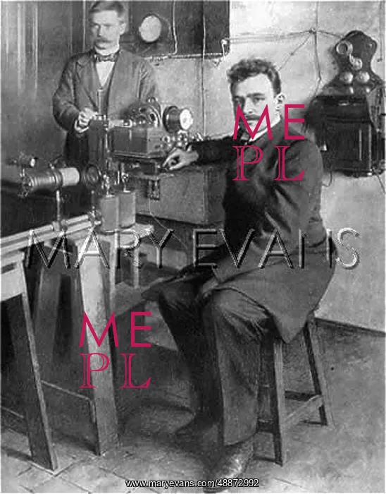 : Dr Arthur Korn with his fax machine 1906 : Dr Arthur Korn with his fax machine 1906