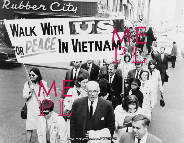 : Dr. Benjamin Spock leading a march to the ? : Dr. Benjamin Spock leading a march to the ?