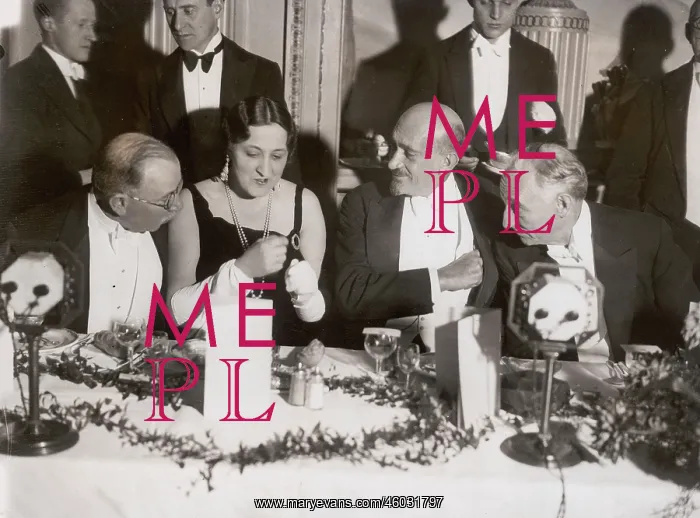 : Dr. Ch. Weizmann, J. H. Thomas and Marchioness of Reading : Dr. Ch. Weizmann, J. H. Thomas and Marchioness of Reading