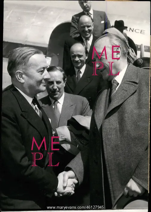 : Dr Conrad Adenauer, M Georges Bidault, Paris Orly airport : Dr Conrad Adenauer, M Georges Bidault, Paris Orly airport