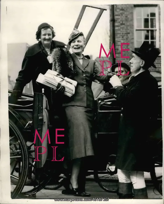 : Dr Edith Summerskill, Irene Ward, Equal Pay Campaign : Dr Edith Summerskill, Irene Ward, Equal Pay Campaign