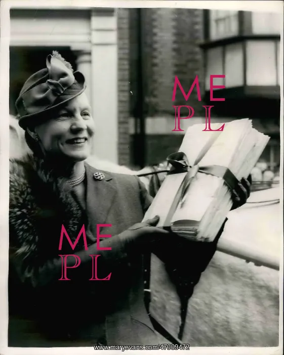 : Dr Edith Summerskill MP, Equal Pay petition, London : Dr Edith Summerskill MP, Equal Pay petition, London