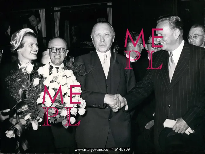 : Dr Gruber, Austrian Foreign Minister, in Germany : Dr Gruber, Austrian Foreign Minister, in Germany