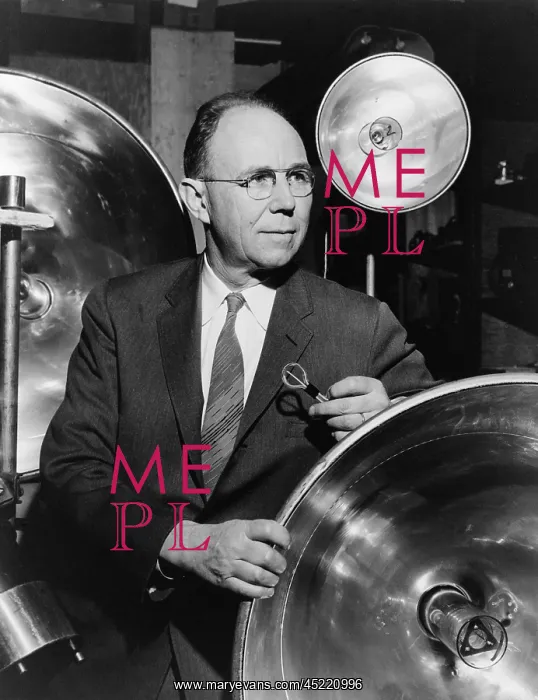 : Dr. Harold E. Edgerton (1903-1990), American ? : Dr. Harold E. Edgerton (1903-1990), American ?