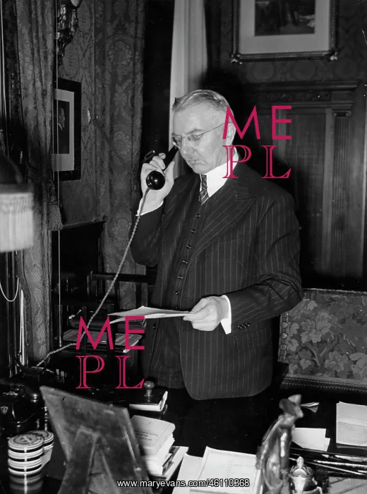 : Dr. Hjalmar Schacht : Dr. Hjalmar Schacht
