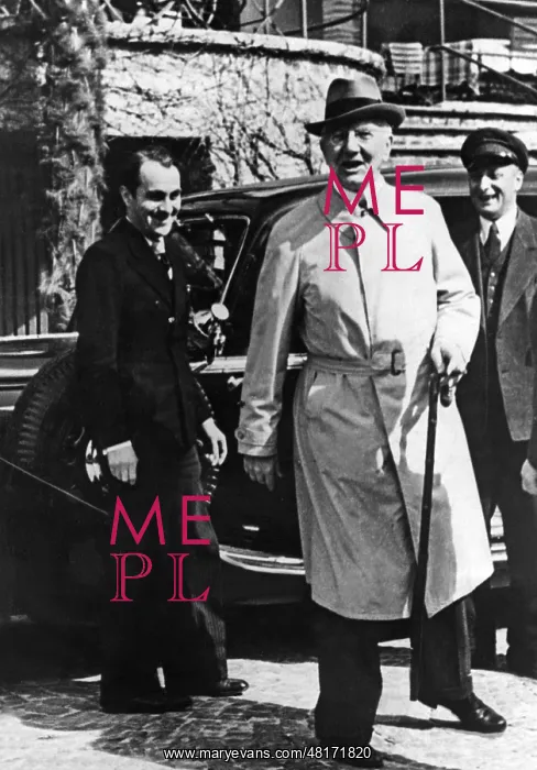 : Dr. Hjalmar Schacht : Dr. Hjalmar Schacht