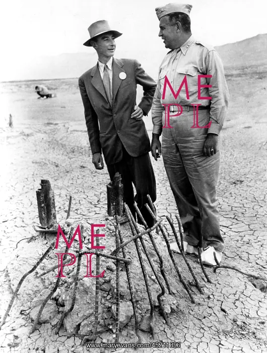 : DR. J. ROBERT OPPENHEIMER, with Maj. Gen. ? : DR. J. ROBERT OPPENHEIMER, with Maj. Gen. ?