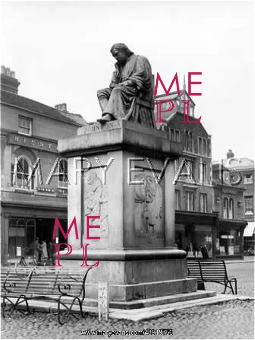 : DR. JOHNSON STATUE : DR. JOHNSON STATUE
