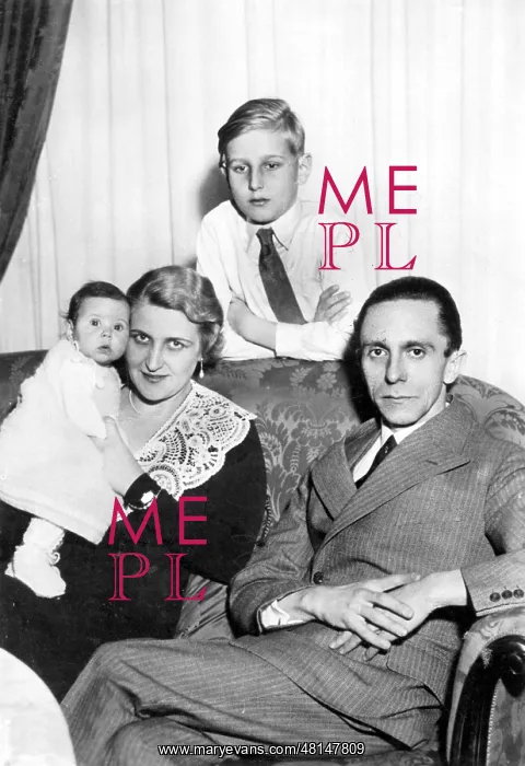 : Dr. Josef Goebbels with family, 1932 : Dr. Josef Goebbels with family, 1932