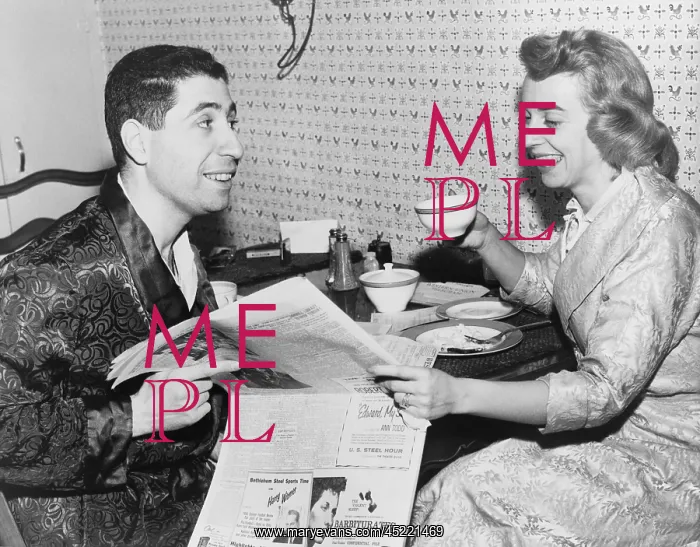 : Dr. Joyce Brothers (b. 1925) having breakfast ? : Dr. Joyce Brothers (b. 1925) having breakfast ?