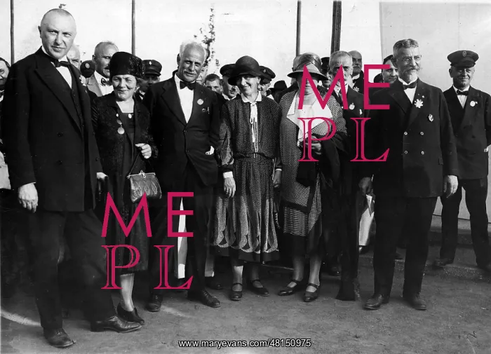 : Dr. Konrad Adenauer : Dr. Konrad Adenauer