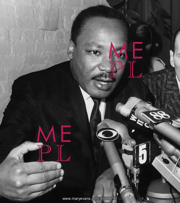 : Dr. Martin Luther King Jr. talks to the ? : Dr. Martin Luther King Jr. talks to the ?