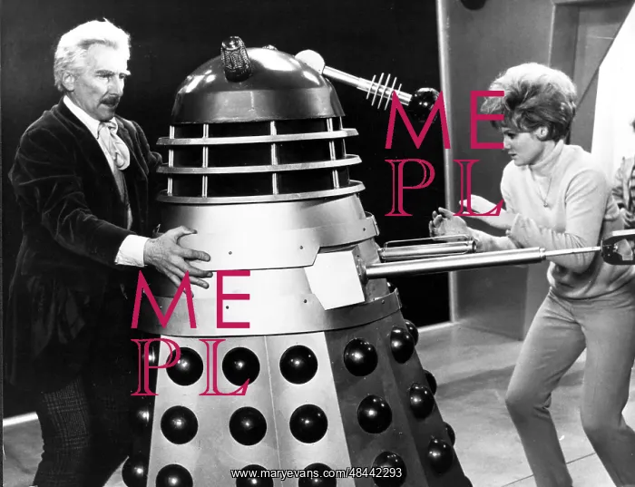 : DR WHO AND THE DALEKS : DR WHO AND THE DALEKS