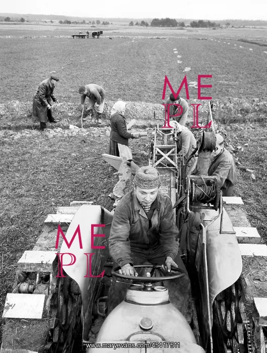 : Drainage - sub terrain drain - tractor - United : Drainage - sub terrain drain - tractor - United