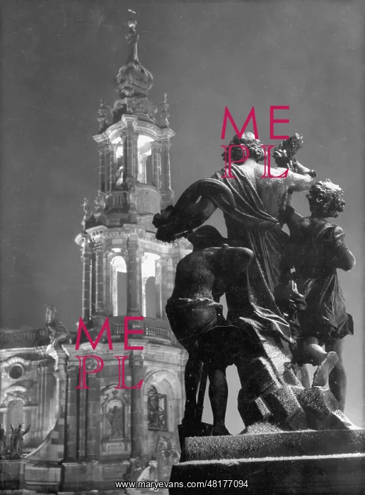 : Dresden at night, 1937 : Dresden at night, 1937