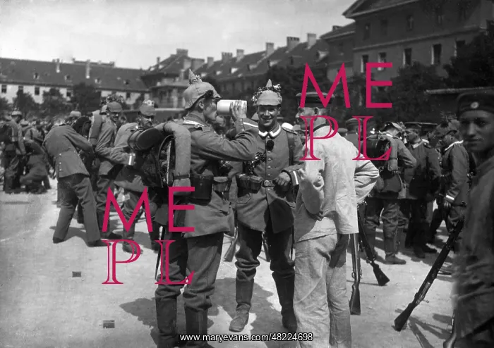 : Last drink before departing to the front, 1914 : Last drink before departing to the front, 1914