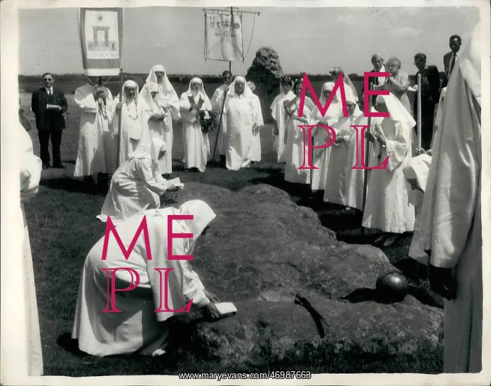 : Druids celebrate summer solstice : Druids celebrate summer solstice