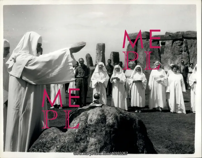 : Druids celebrate summer solstice : Druids celebrate summer solstice